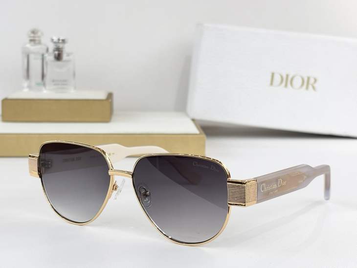 Picture of Dior Sunglasses _SKUfw76324615fw